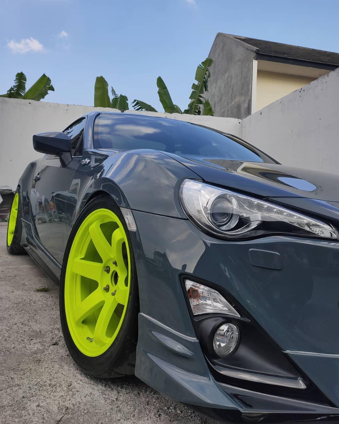 Detail hasil poles dan finishing pada fender Toyota 86 oleh R2 Cat Mobil Bandung